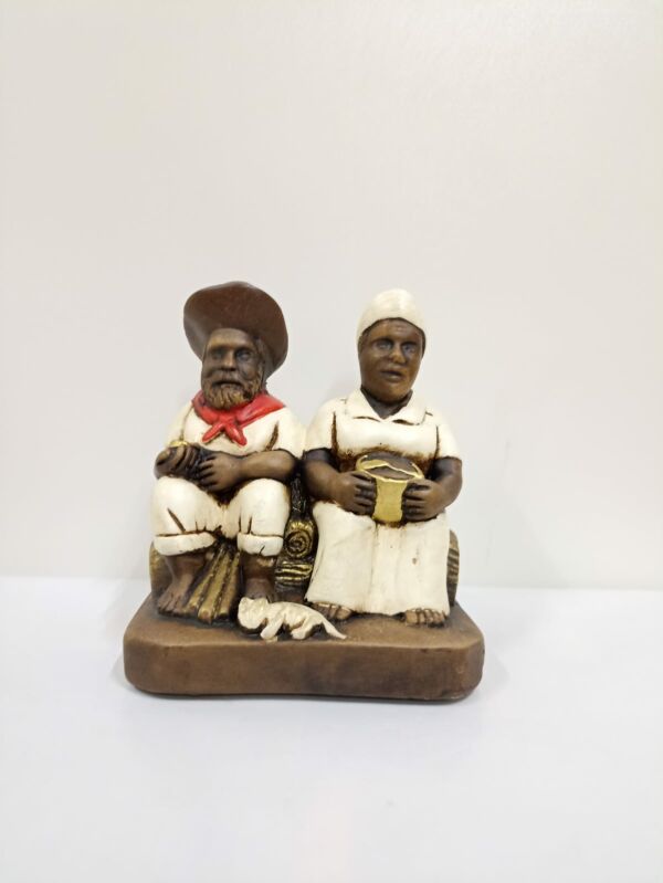 IMAGEM EM GESSO CASAL DE PRETO VELHO 13 CM