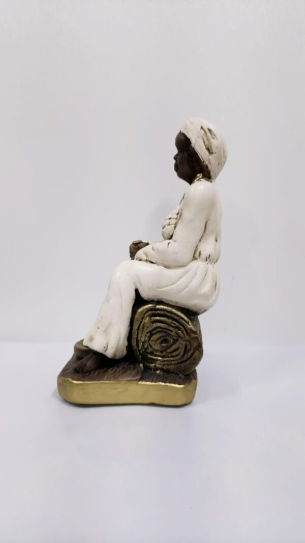 IMAGEM EM GESSO PRETA VELHA SENTADA 19CM MODELO 001 - Imagem 2