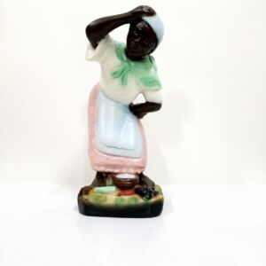 IMAGEM EM GESSO PRETA VELHA VÓ MARIA CONGA SAIA ROSA 18CM