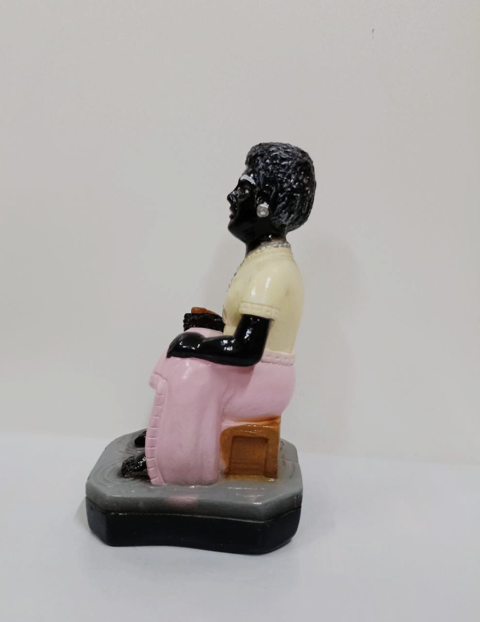 IMAGEM EM GESSO PRETA VELHA VÓ JOANA 17 CM - PAULISTA - Imagem 2