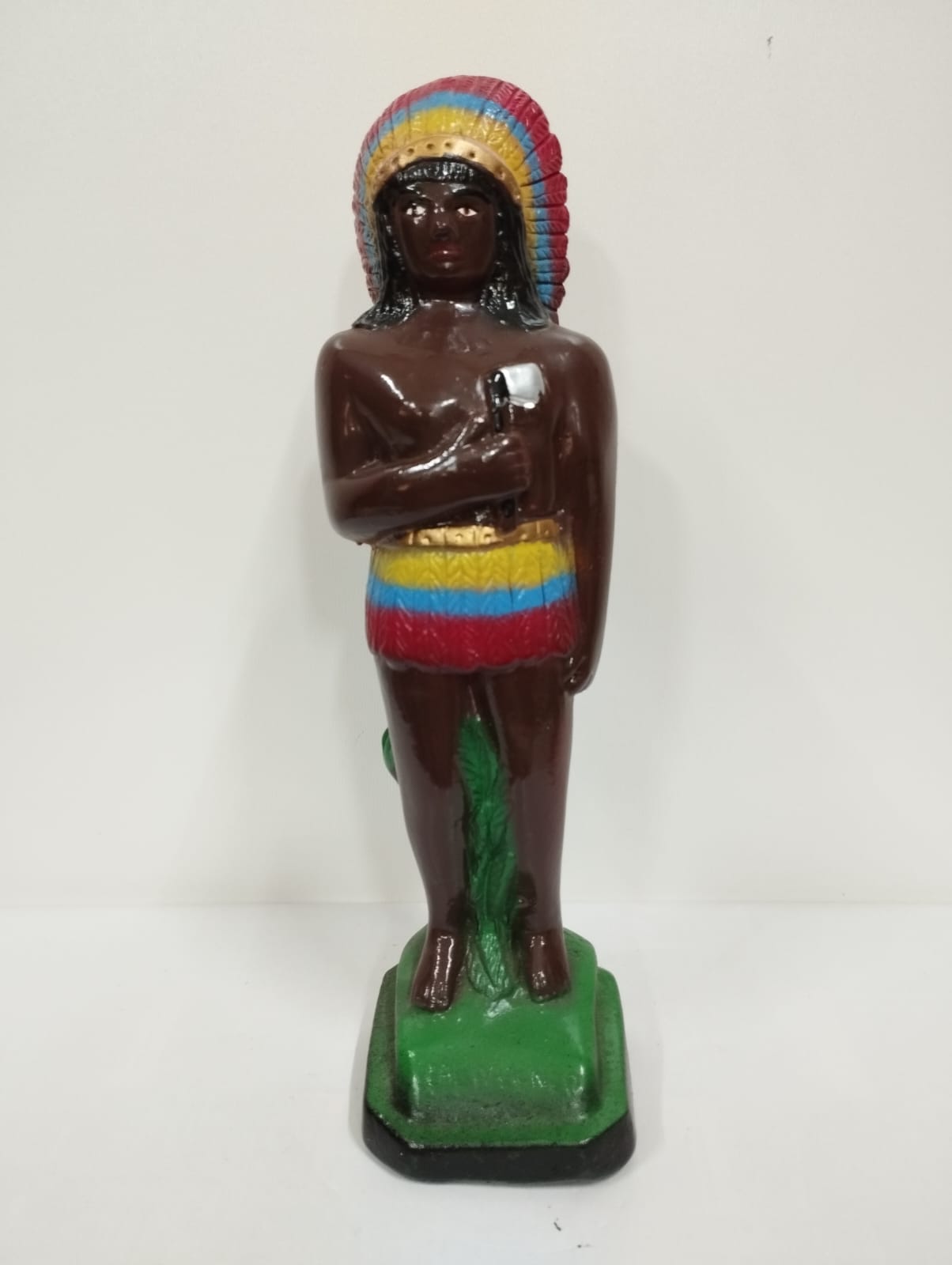 IMAGEM EM GESSO CABOCLO ARRANCA TOCO 22 CM  - PAULISTA