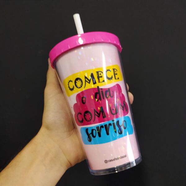 COPO COM CANUDO HOLOGRÁFICO 550ML REF0256 - CASA FÉ - Imagem 2