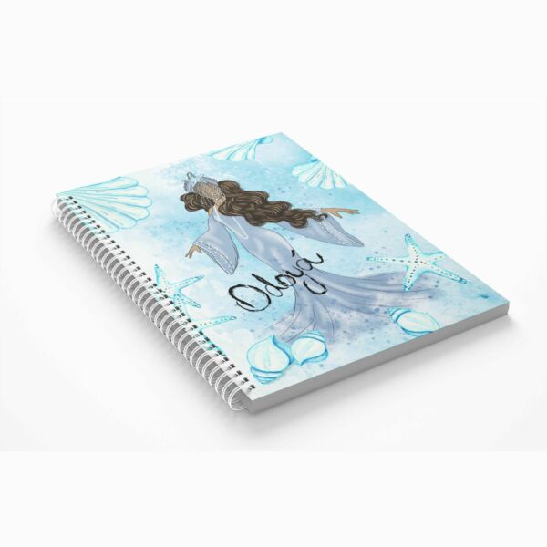 CADERNO COM ESTAMPA HOLOGRÁFICA 80 FOLHAS ORIXÁS IEMANJÁ REF0276 - CASA FÉ