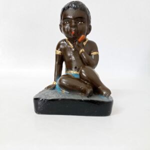 IMAGEM EM GESSO ERÊ SENTADO COM SHORTS AZUL 12CM