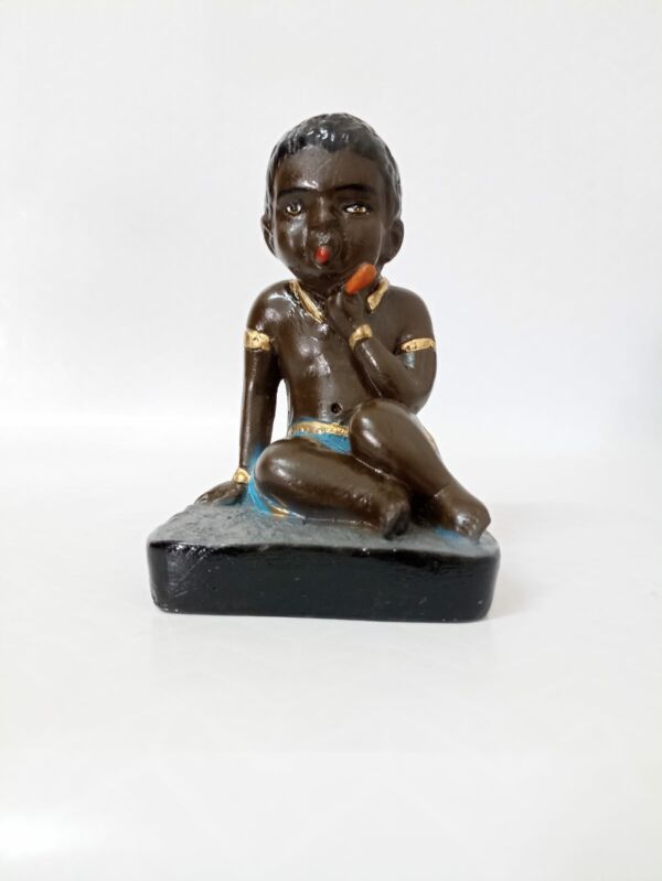 IMAGEM EM GESSO ERÊ SENTADO COM SHORTS AZUL 12CM