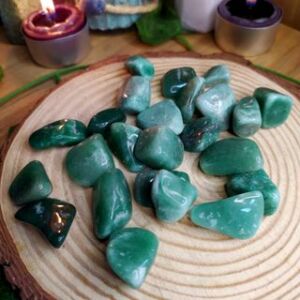 Kit 12 Pedras Quartzo Verde Rolado 1 a 2cm - Saúde Vitalidade Disposição Energia Acelera Metabolismo - Cristal Natural