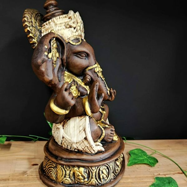 GANESHA COM BASE ENVELHECIDO COM BRANCO 30 CM - Imagem 2
