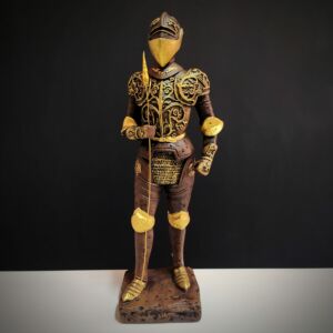 SOLDADO GUERREIRO ENVELHECIDO COM LANÇA 45CM