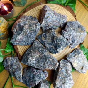 PEDRA RIOLITA AZUL BRUTA 4 A 8 CM - RENOVAÇÃO E FORÇA - CRISTAL NATURAL