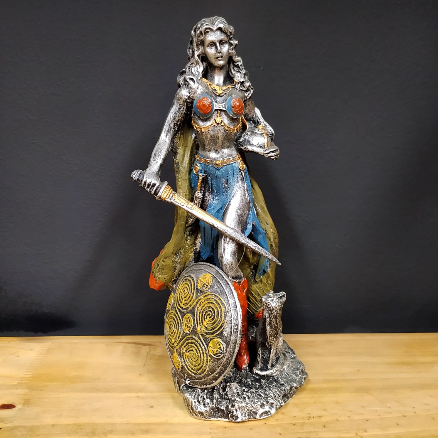 IMAGEM EM RESINA DEUSA FREYA 25CM - DEUSA DO AMOR E FERTILIDADE
