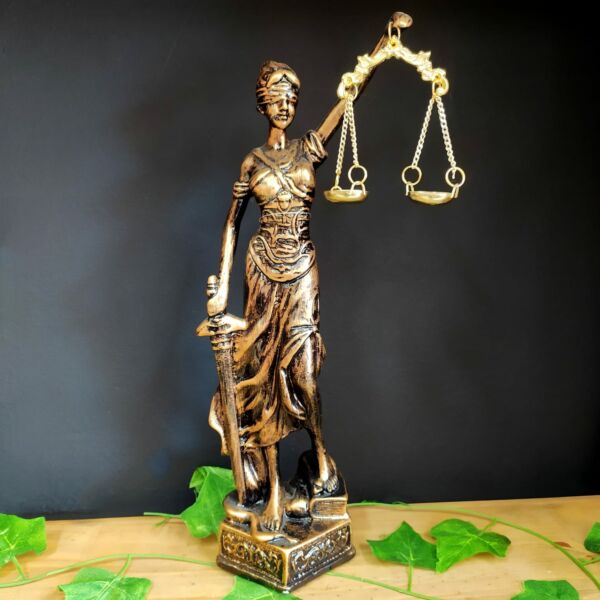 IMAGEM EM GESSO TEMIS DEUSA DA JUSTIÇA DOURADO METALIZADO 42CM