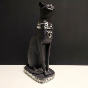 IMAGEM EM GESSO GATO EGÍPCIO BASTET LYING COLEIRA PRATA 38CM
