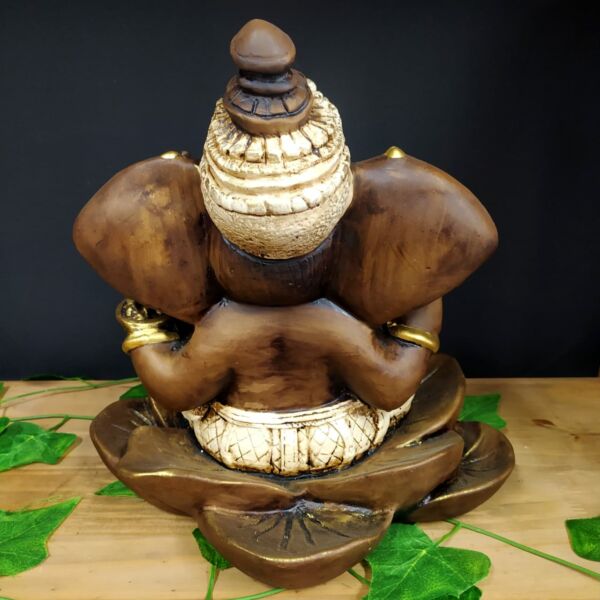 GANESHA COM BASE FLOR DE LÓTUS BRANCO 27CM - Imagem 2