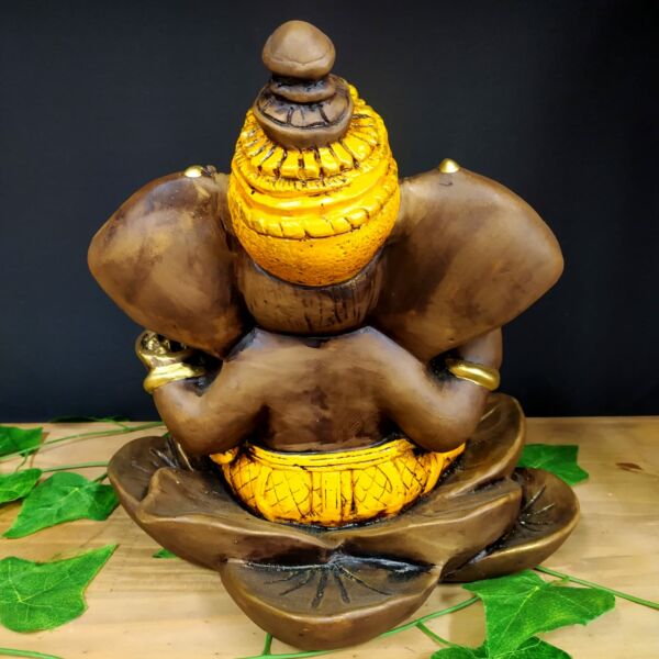 GANESHA COM BASE FLOR DE LÓTUS AMARELO 27CM - Imagem 2