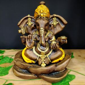 GANESHA COM BASE FLOR DE LÓTUS AMARELO 27CM