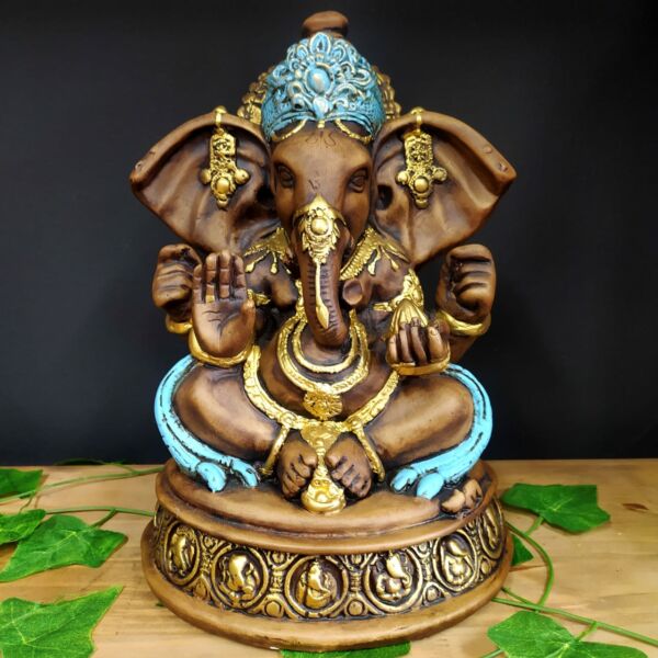 GANESHA COM BASE ENVELHECIDO COM AZUL 30CM