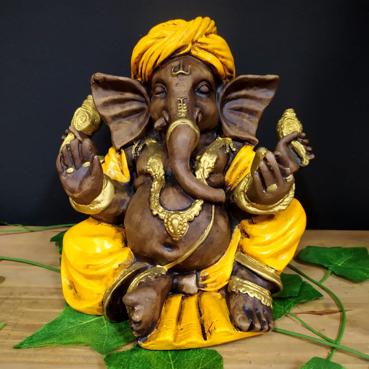 GANESHA COM TURBANTE AMARELO 20CM