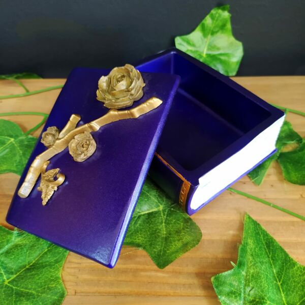 PORTA OBJETOS EM RESINA LIVRO ROXO COM ROSAS 12X9X6CM - Imagem 2