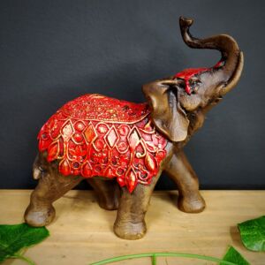ELEFANTE ENVELHECIDO COM MANTO GOTAS VERMELHO 18CM