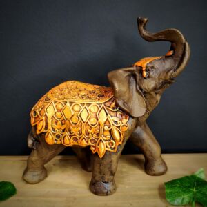ELEFANTE ENVELHECIDO COM MANTO GOTAS LARANJA 18CM
