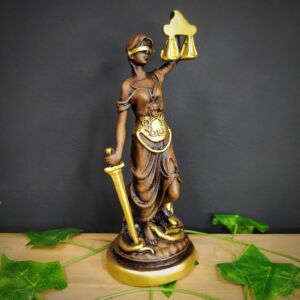 IMAGEM EM GESSO TEMIS DEUSA DA JUSTIÇA ENVELHECIDA 22CM