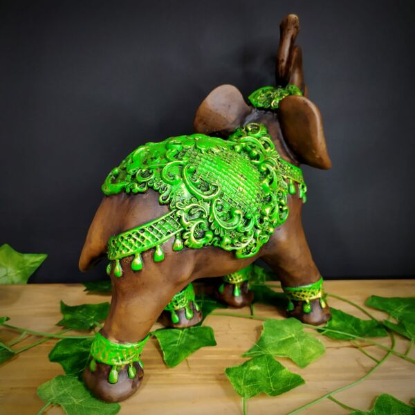 ELEFANTE MANTO FLORIDO ENVELHECIDO COM VERDE 30CM - Imagem 3