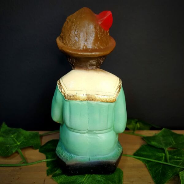 IMAGEM EM GESSO ERÊ SENTADO COM CESTO DE MAÇA ROUPA VERDE CLARO 14CM - Image 3