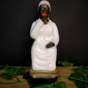 IMAGEM EM GESSO PRETA VELHA MÃE MARIA ROUPA BRANCA 18CM