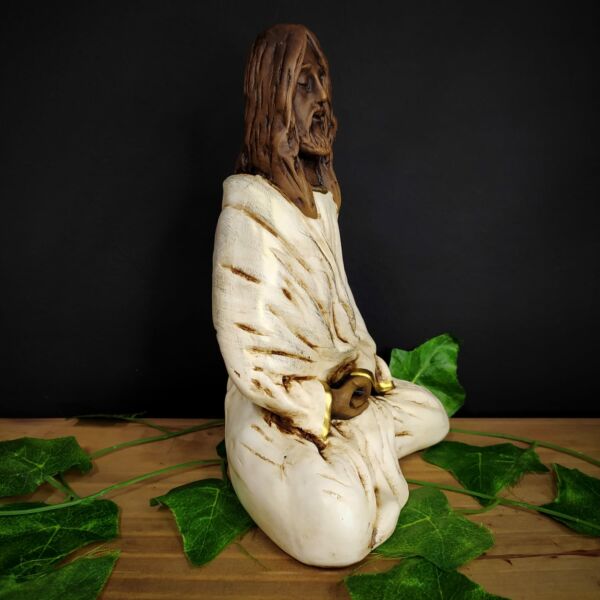 IMAGEM EM GESSO JESUS MEDITANDO ENVELHECIDO COM BRANCO 24CM - Imagem 2