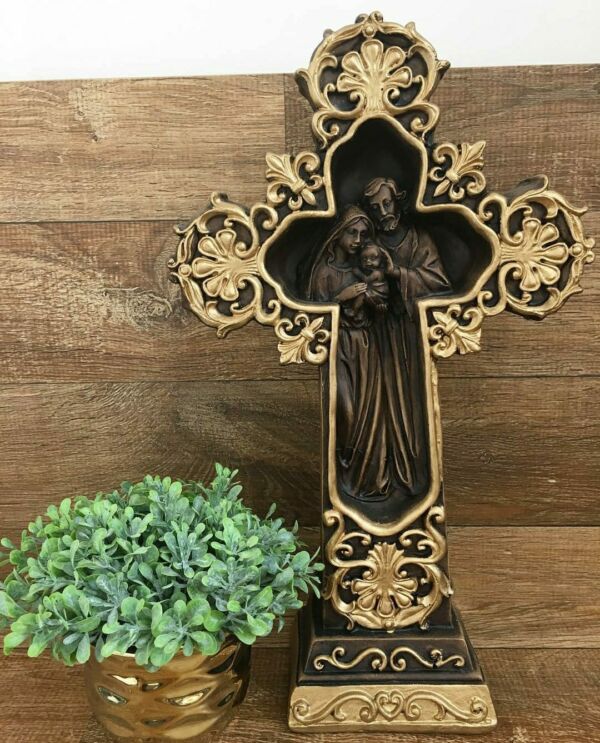 CRUCIFIXO DE MESA EM GESSO COM SAGRADA FAMÍLIA ENVELHECIDO 34CM - Imagem 5