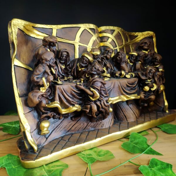 SANTA CEIA NO LIVRO PARA MESA 3D 24CM - Image 2