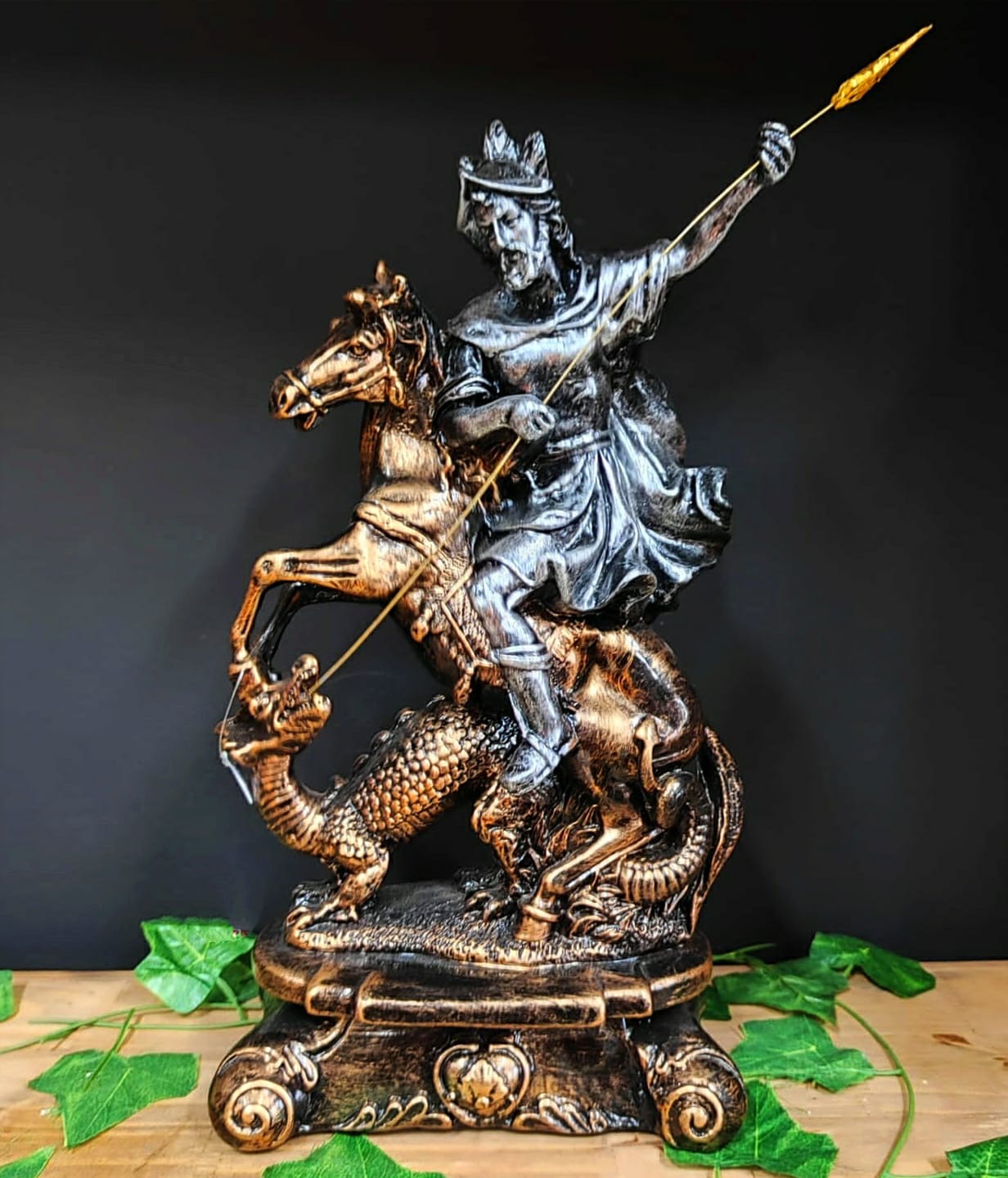 IMAGEM EM GESSO SÃO JORGE PRATA CAVALO DOURADO COM LANÇA 43CM