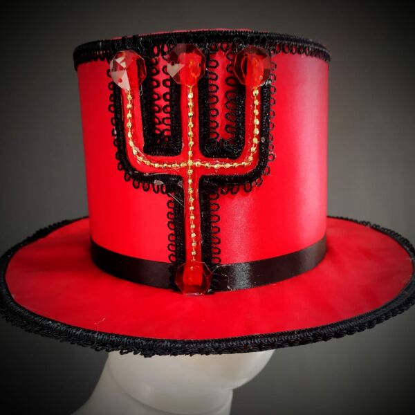 CARTOLA BAIXA DE EXU EM CETIM VERMELHO COM DETALHE PRETO - Imagem 3