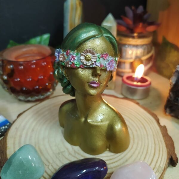IMAGEM EM RESINA BUSTO MÃE DA NATUREZA 9CM - Image 2