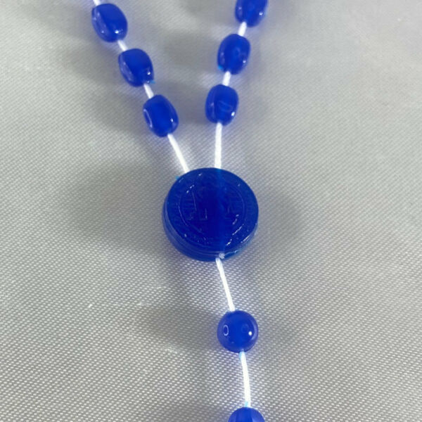TERÇO DE ACRÍLICO AZUL SÃO BENTO - Image 2