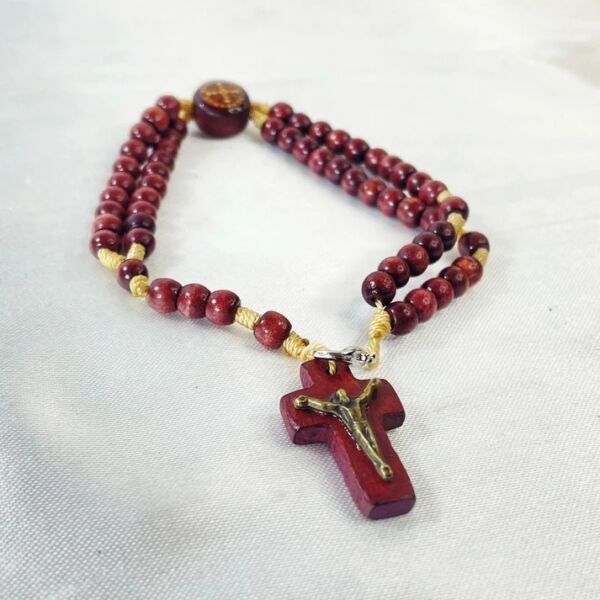 TERÇO PULSEIRA MADEIRA SÃO BENTO MARROM 6MM - Imagem 4