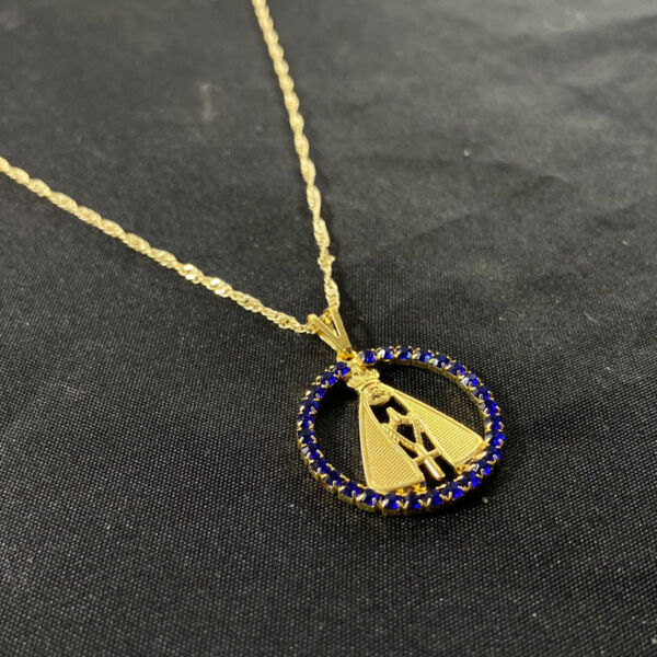 CORRENTE DOURADA REDONDA NOSSA SENHORA APARECIDA COM STRASS AZUL - Image 4