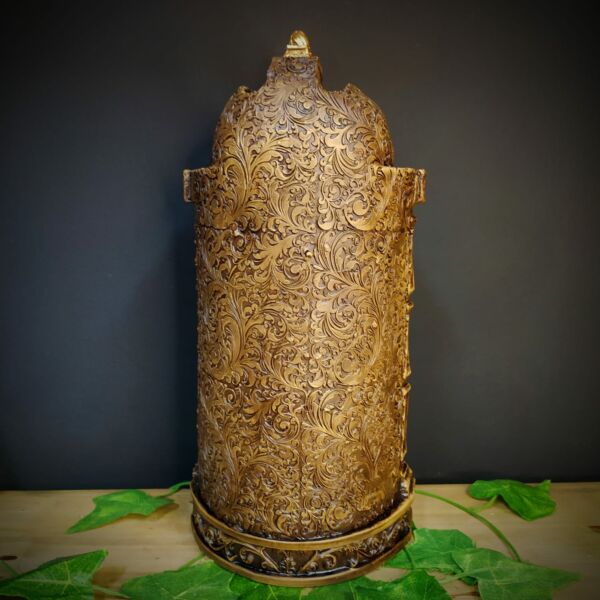CAPELINHA EM GESSO ENVELHECIDA COM DOURADO 32CM - Image 4