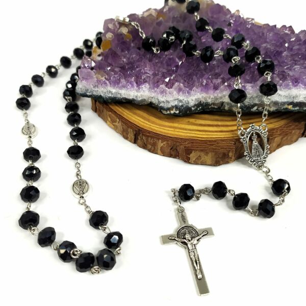 TERÇO NOSSA SENHORA APARECIDA CONTAS DE CRISTAL PRETO COM ESTOJINHO - Imagem 4
