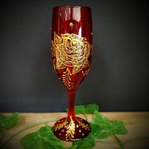 TAÇA ESTREITA DECORADA PARA POMBO GIRA VERMELHA COM  ROSAS DOURADAS