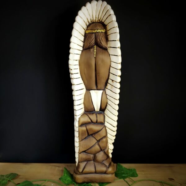 IMAGEM EM GESSO CABOCLO ENVELHECIDO COM PENAS BRANCAS 47CM - Imagem 3