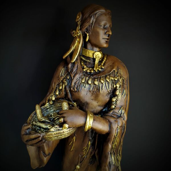 IMAGEM EM GESSO CABOCLA CAÇADORA ENVELHECIDA COM CESTO 50CM - Imagem 2