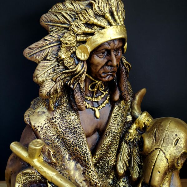 IMAGEM EM GESSO CABOCLO SENTADO COM CACHIMBO ENVELHECIDO 36CM - Imagem 3