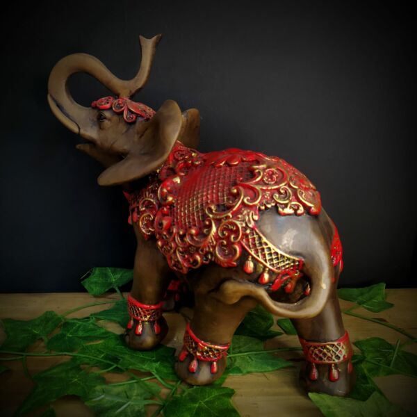 ELEFANTE MANTO FLORIDO ENVELHECIDO COM VERMELHO 30CM - Imagem 3