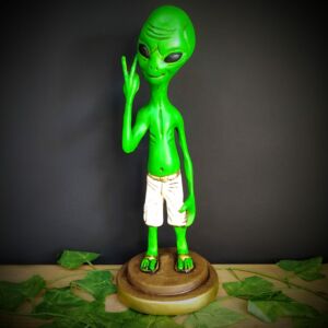 IMAGEM EM GESSO ET VERDE COM CALÇA BRANCA 35CM