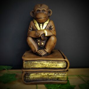 IMAGEM EM GESSO MACACO DA SABEDORIA MÃOS POSTAS 20CM