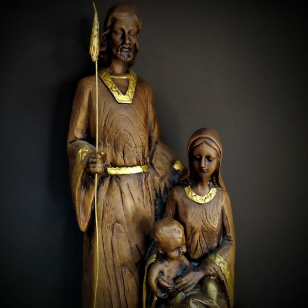 IMAGEM EM GESSO SAGRADA FAMÍLIA COM CAJADO 42CM - Image 2