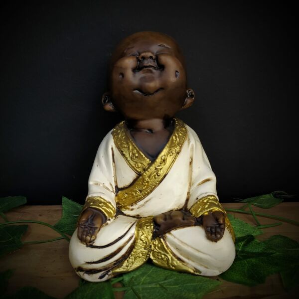 BUDA SORRIDENTE SENTADO ENVELHECIDO COM BRANCO 19CM