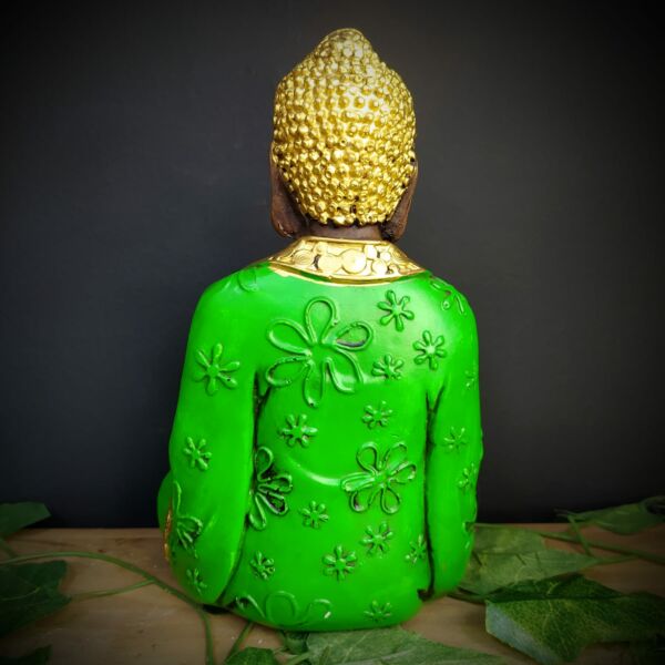 BUDA MÃOS POSTAS SENTADO ENVELHECIDO COM VERDE 22CM - Imagem 3