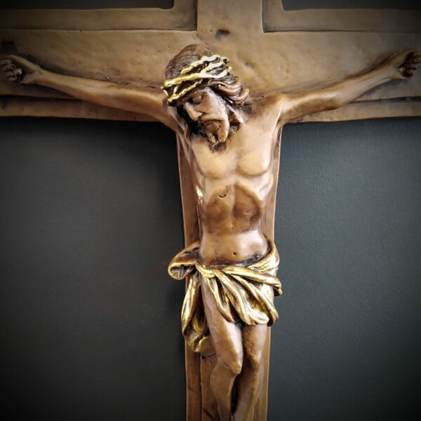 CRUCIFIXO DE PAREDE EM GESSO JESUS CRISTO 50x77CM - Image 2